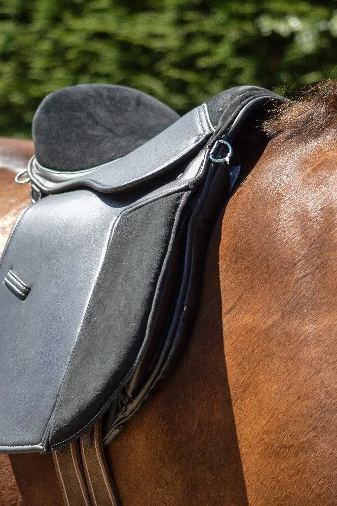 Sella per cavalli sintetici, larghezza 30,5 cm, colore: Nero e Marrone